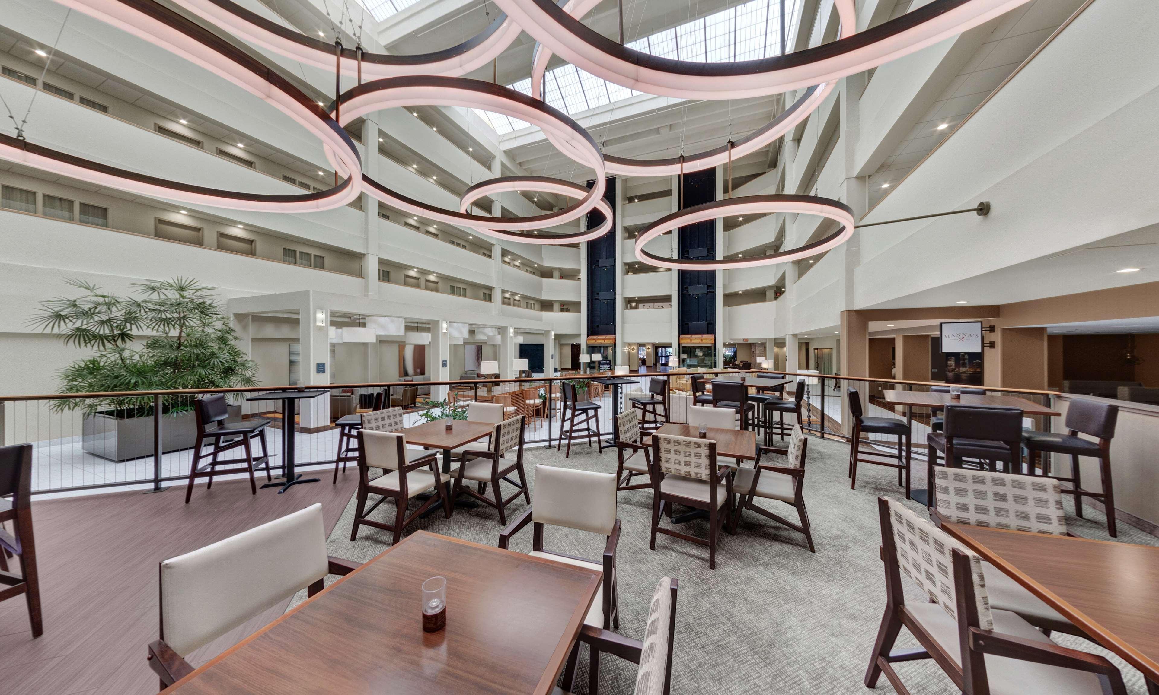 Embassy Suites By Hilton Milwaukee Brookfield Eksteriør billede