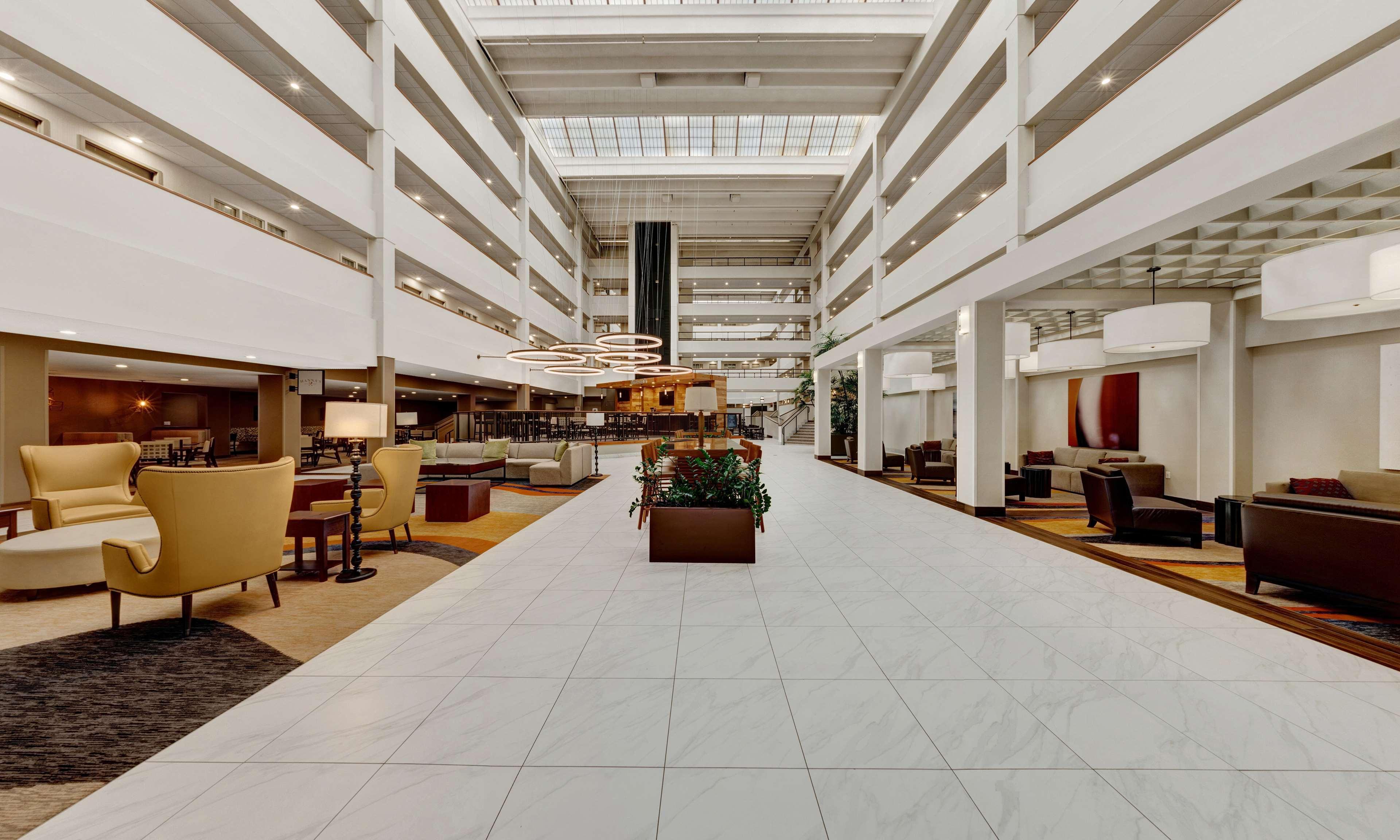 Embassy Suites By Hilton Milwaukee Brookfield Eksteriør billede