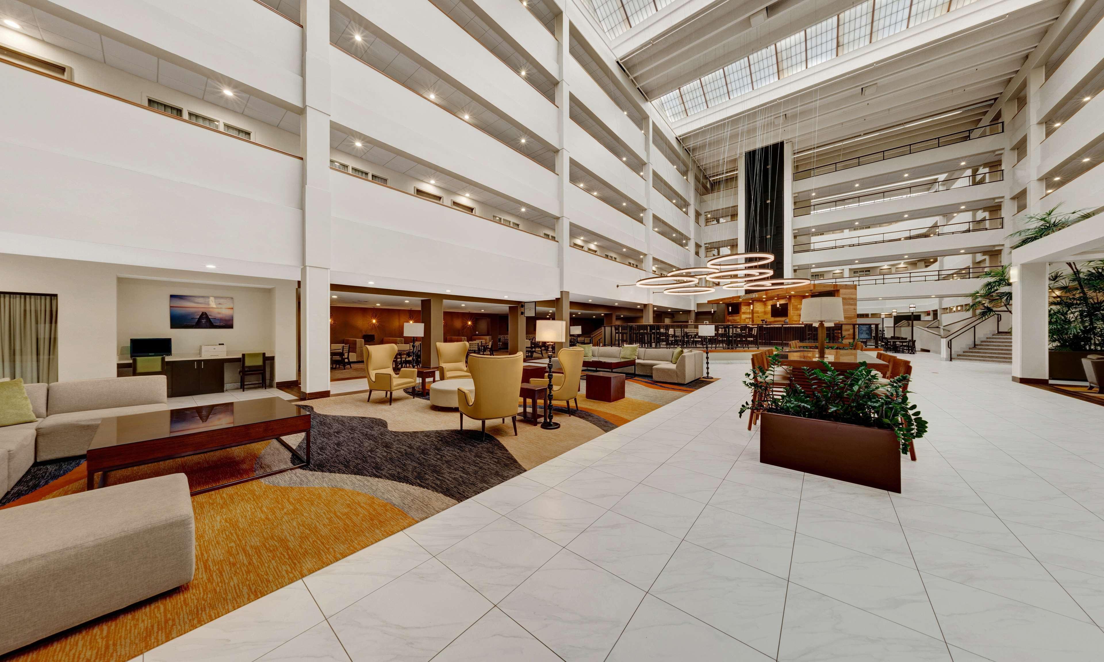 Embassy Suites By Hilton Milwaukee Brookfield Eksteriør billede