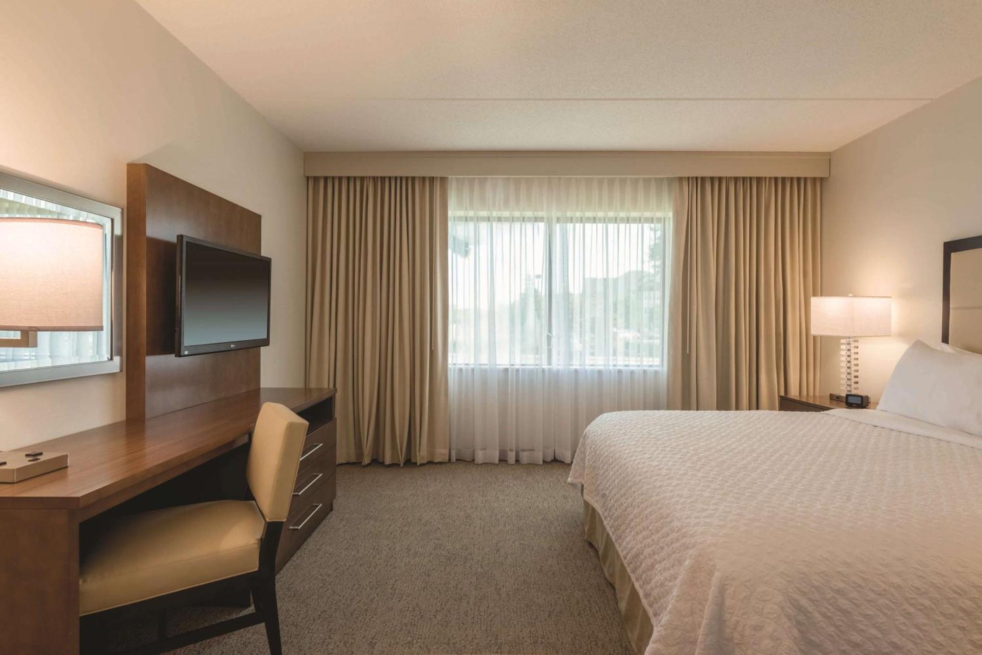 Embassy Suites By Hilton Milwaukee Brookfield Eksteriør billede