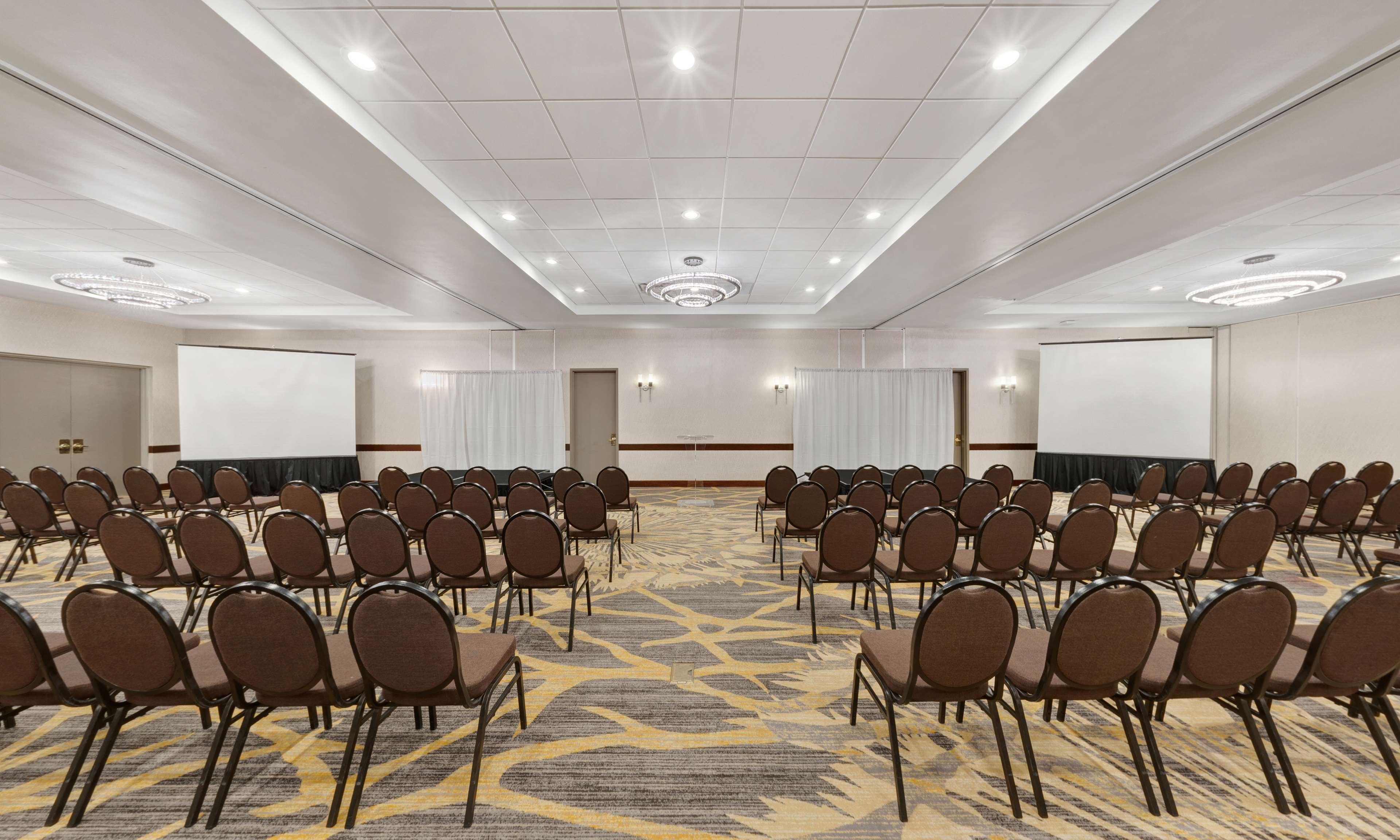Embassy Suites By Hilton Milwaukee Brookfield Eksteriør billede