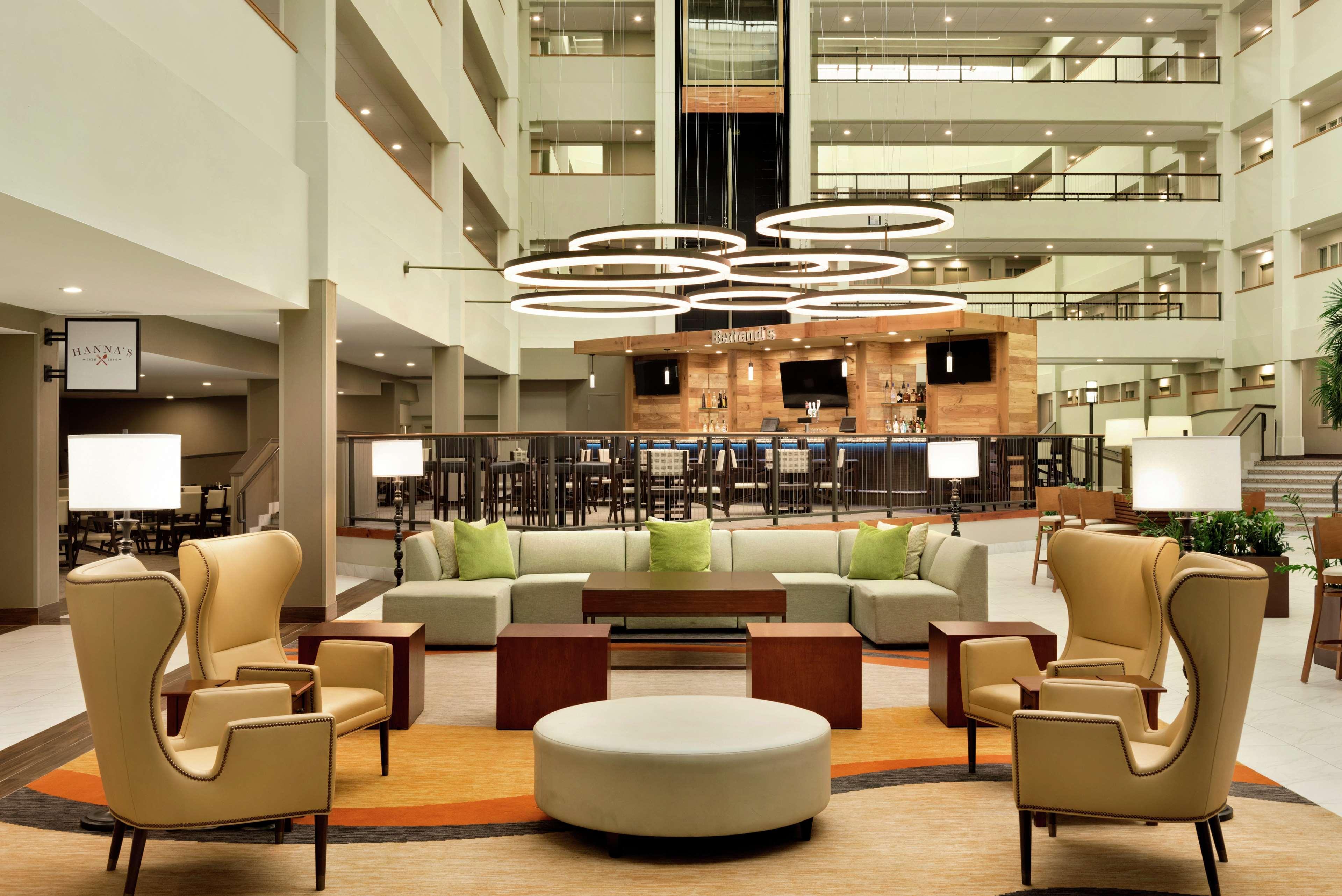 Embassy Suites By Hilton Milwaukee Brookfield Eksteriør billede