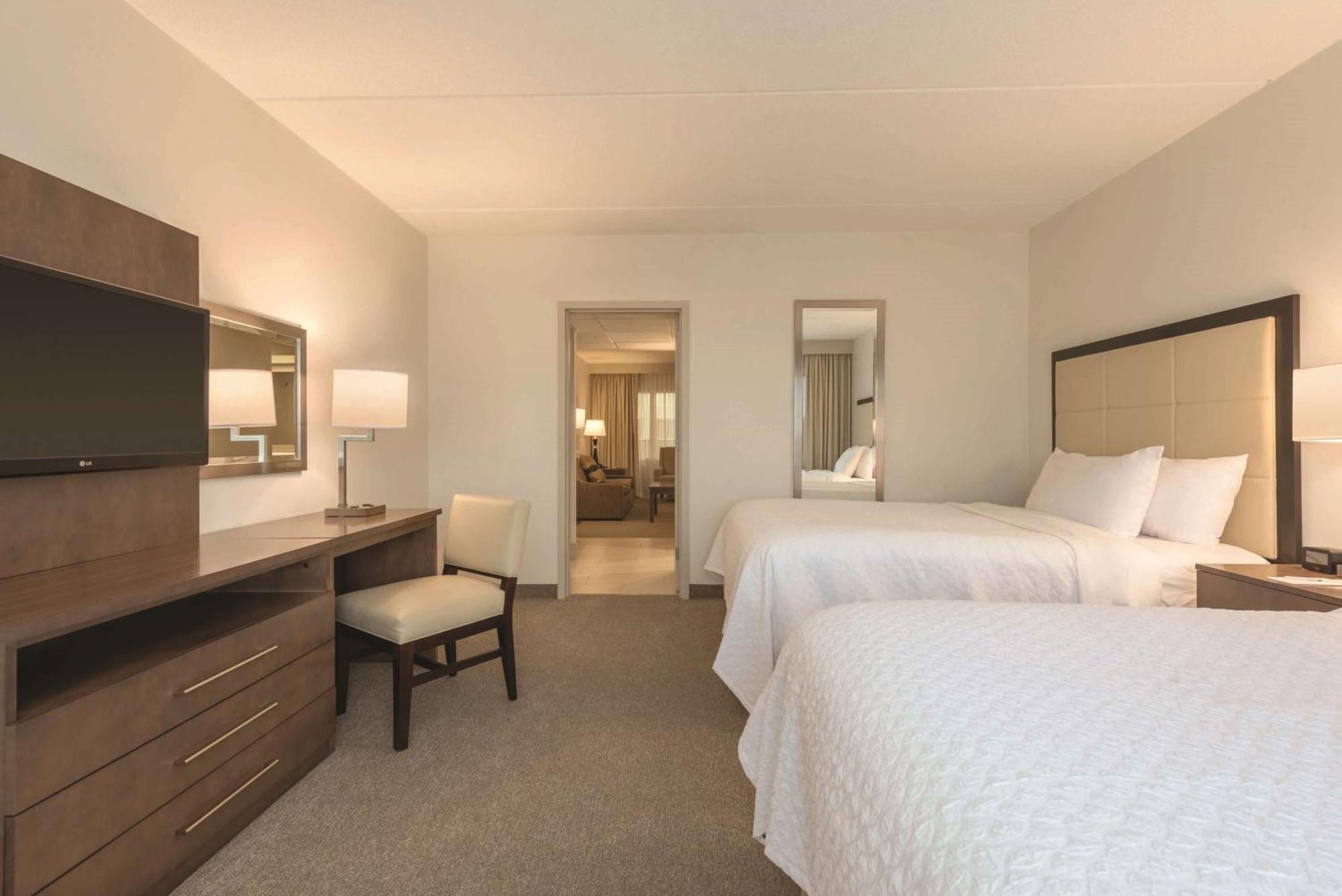 Embassy Suites By Hilton Milwaukee Brookfield Eksteriør billede