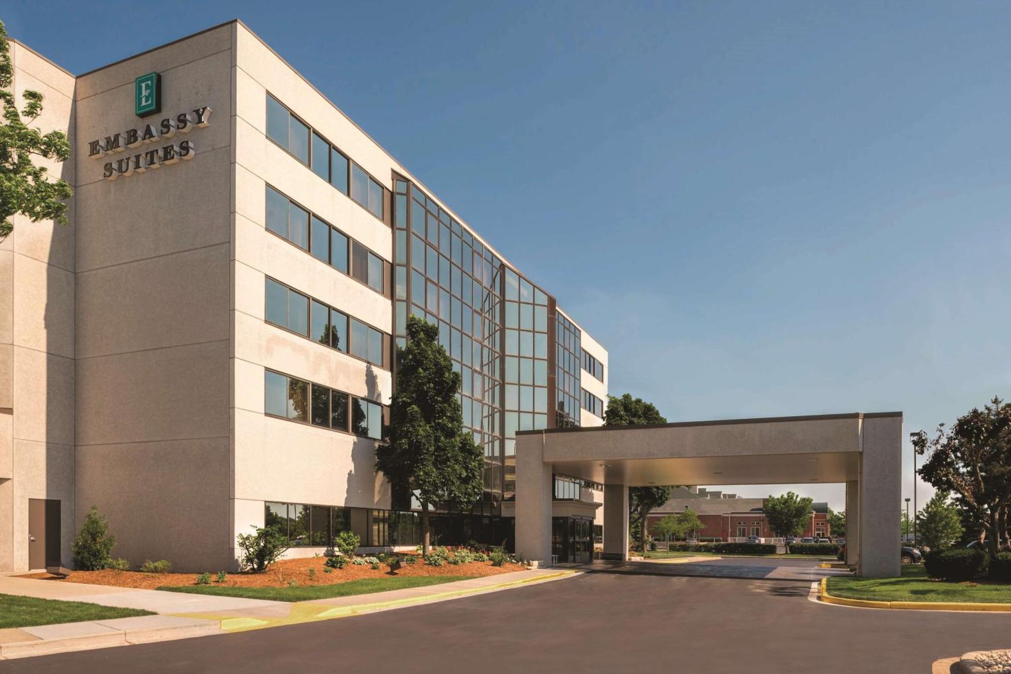 Embassy Suites By Hilton Milwaukee Brookfield Eksteriør billede