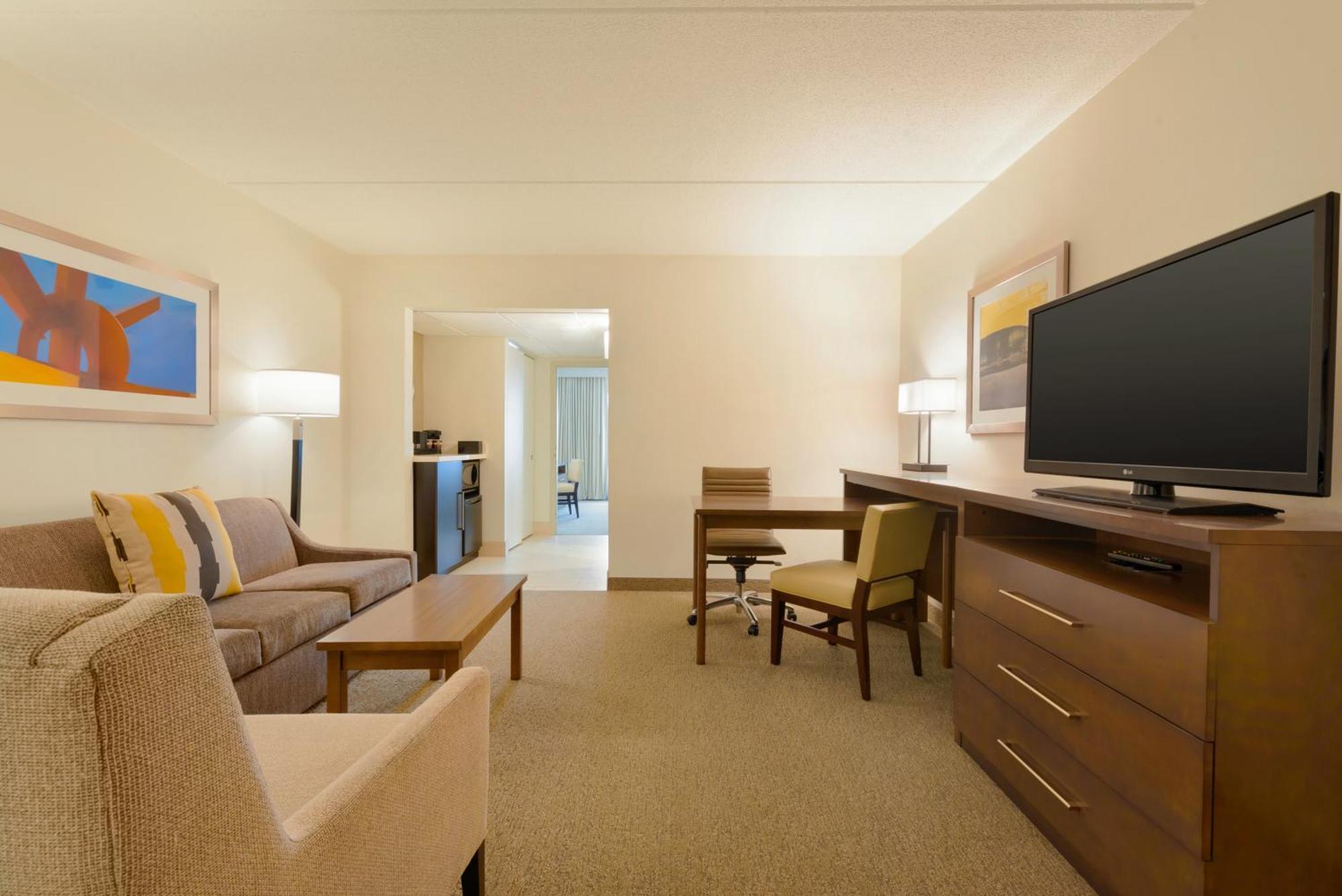 Embassy Suites By Hilton Milwaukee Brookfield Eksteriør billede