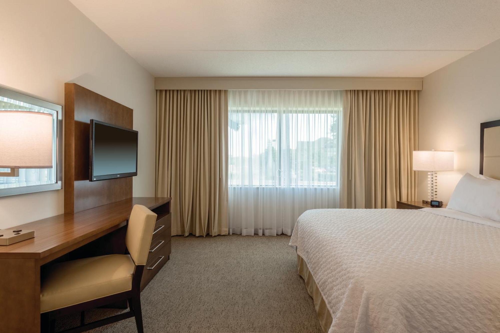 Embassy Suites By Hilton Milwaukee Brookfield Eksteriør billede